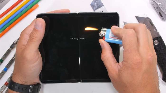Это провал. Google Pixel Fold феерично рассыпался в тесте на прочность JerryRigEverything