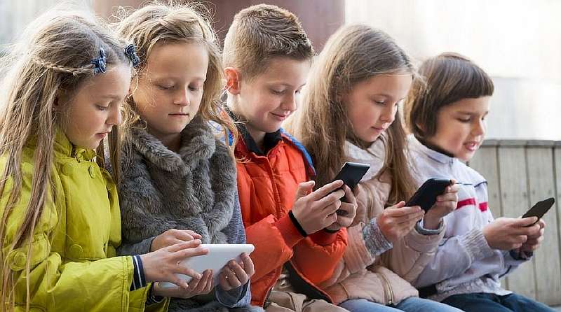 ЮНЕСКО хочет запретить смартфоны в школах по всему миру