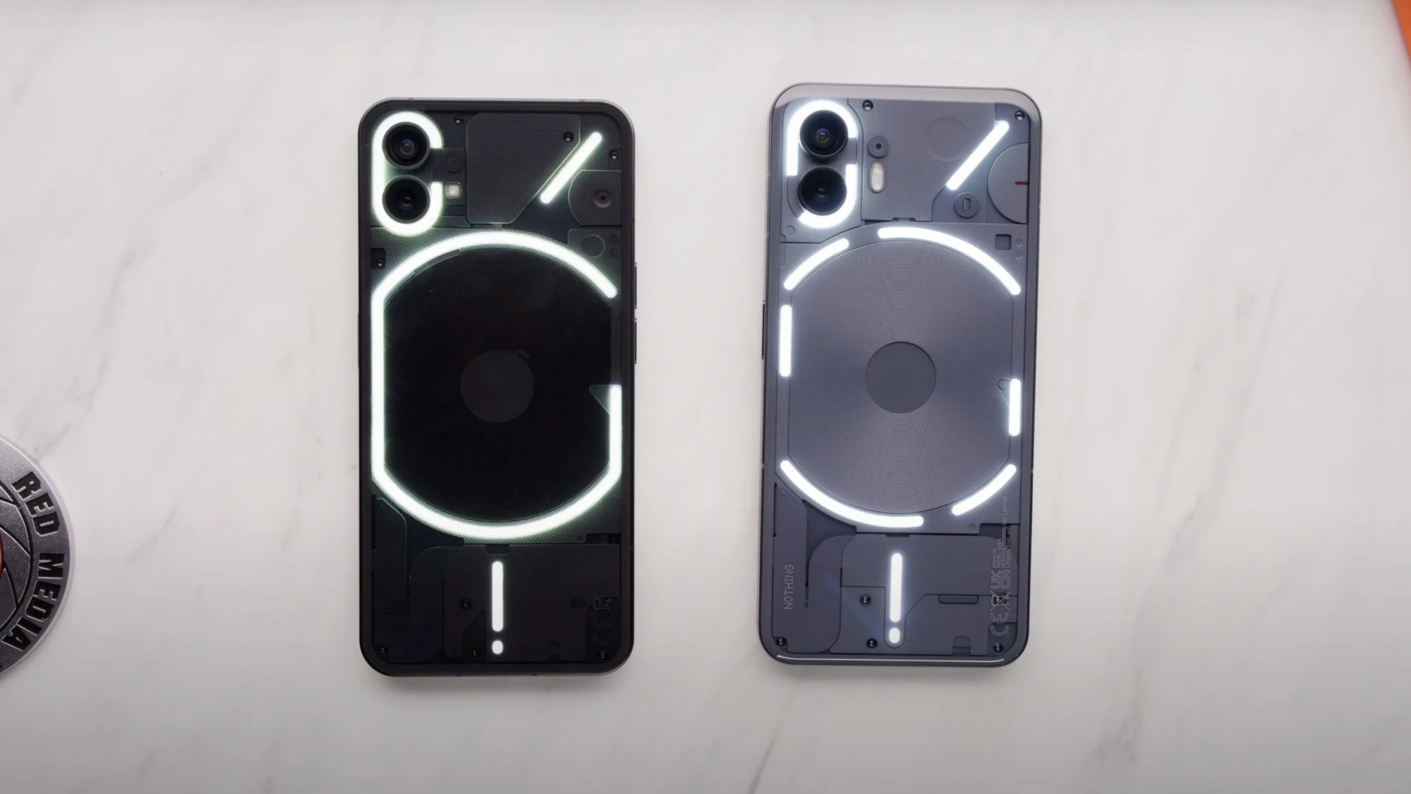 Это Nothing Phone (2). Дизайн смартфона в подробностях показал главный техно-блогер планеты