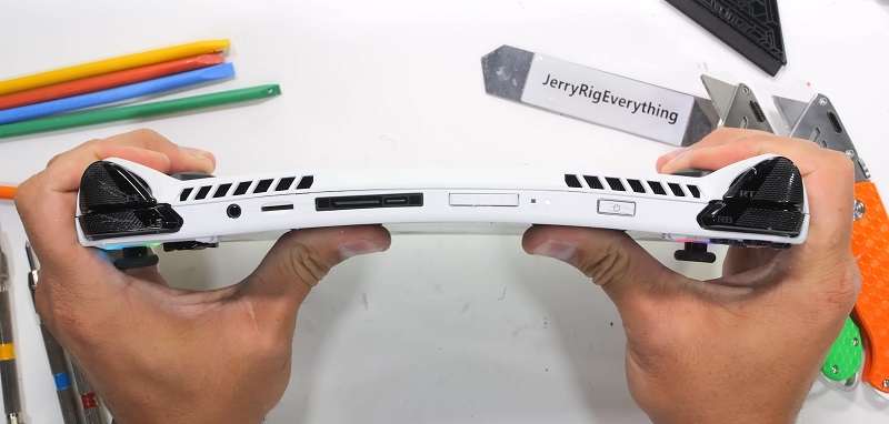 Портативная консоль Asus ROG Ally прошла тест на прочность от JerryRigEverything