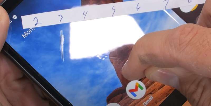 Это провал. Google Pixel Fold феерично рассыпался в тесте на прочность JerryRigEverything