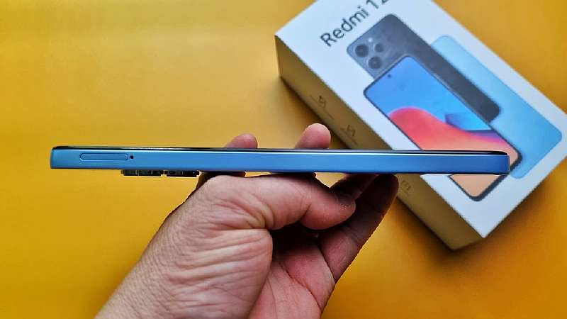 Обзор Redmi 12 4G – очень проходной смартфон