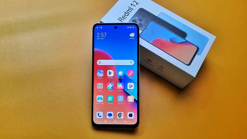 Обзор Redmi 12 4G – очень проходной смартфон