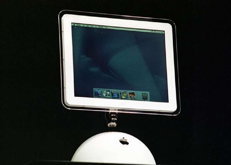 25 лет назад вышел первый iMac. Как менялся дизайн культового моноблока Apple (фото)