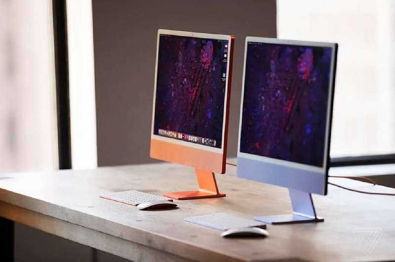 25 лет назад вышел первый iMac. Как менялся дизайн культового моноблока Apple (фото)