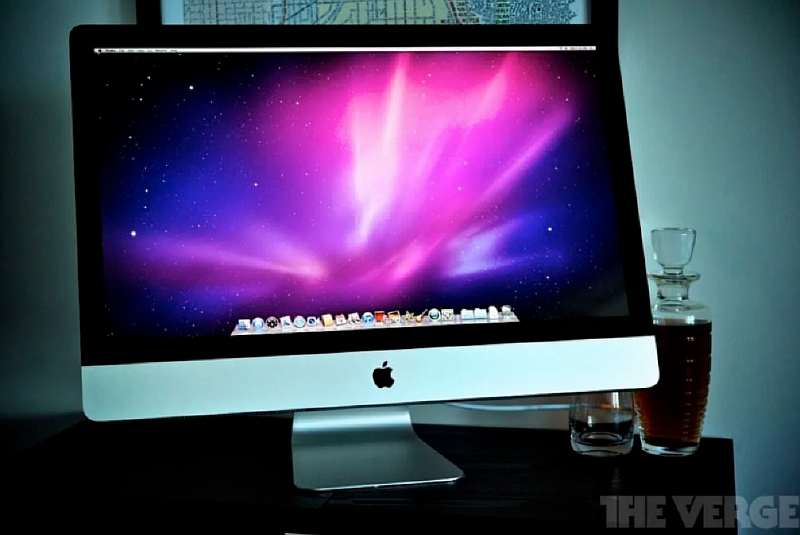 25 лет назад вышел первый iMac. Как менялся дизайн культового моноблока Apple (фото)