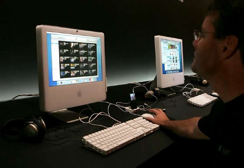 25 лет назад вышел первый iMac. Как менялся дизайн культового моноблока Apple (фото)