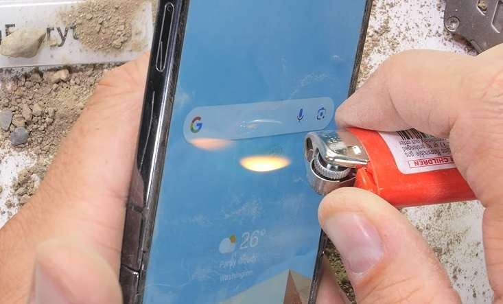 Видео: Samsung Galaxy Z Flip 5 не сломался в жестком тесте JerryRigEverything
