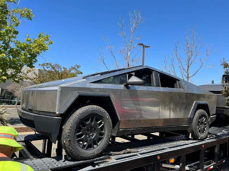 «Грязный» недостаток Tesla Cybertruck, о котором никто не сказал на презентации