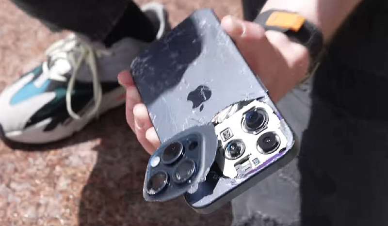 Краш-тест iPhone 15 Pro – титановый корпус не держит удар. Что с прочностью?